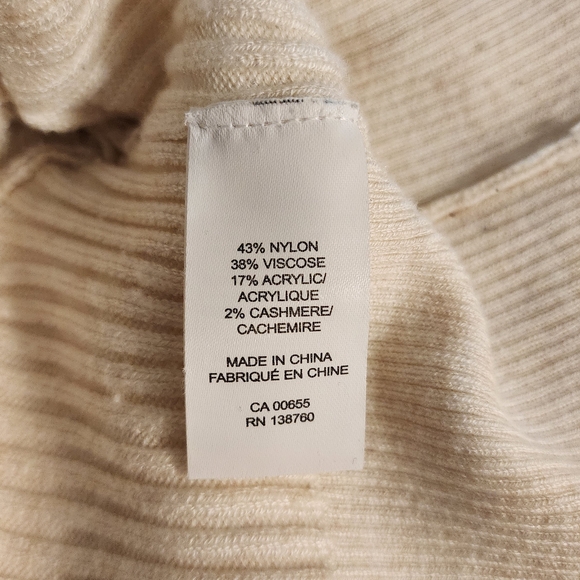 RW&CO. Cream Ribbed Knit Sweater - Picture 4 of 4